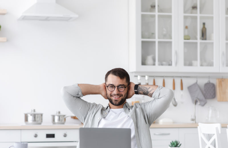 Cart Health affiliate partners man happy looking at computer
