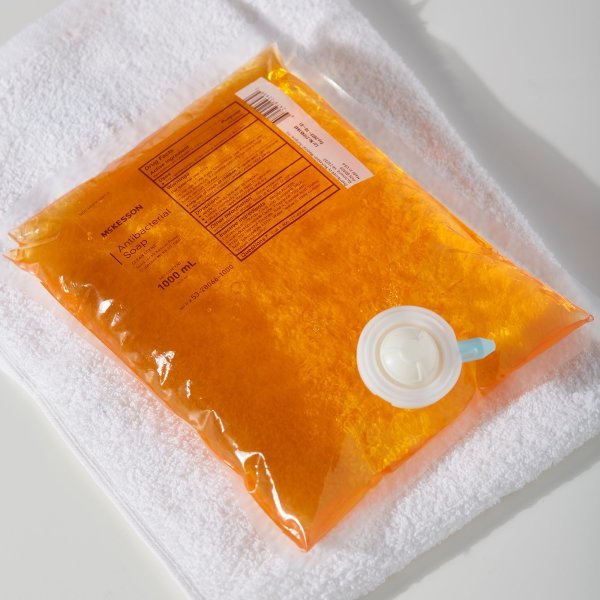 McKesson Clean Scent Antibacterial Soap - 1067681_CS - 13 McKesson Clean Scent Antibacterial Soap - 1067681_CS - 13