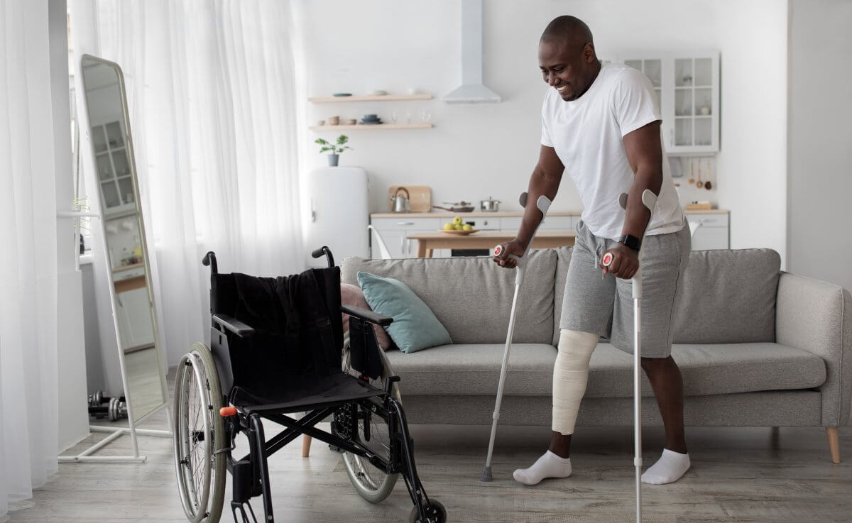 How to Use Crutches After Knee Surgery: A Comprehensive Guide